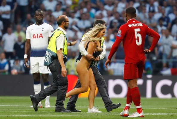 Kinsey Wolanski, la rubia que invadió la final de Champions, hace arder las redes con sus últimas fotografías