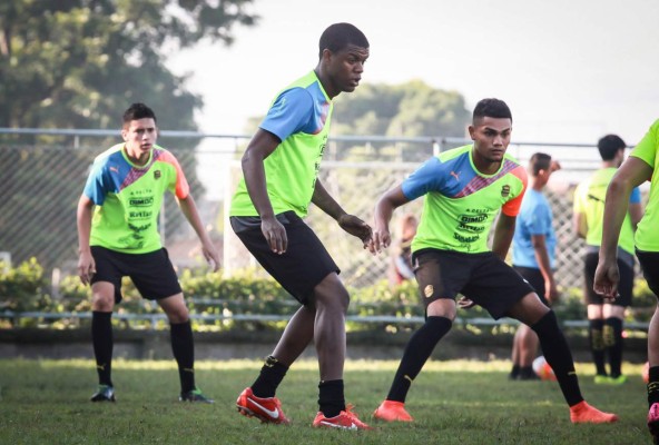 Así fue el primer día de trabajo del venezolano Cásseres