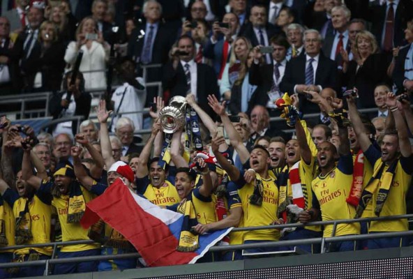 El Arsenal se queda con la FA CUP al vencer al Aston Villa