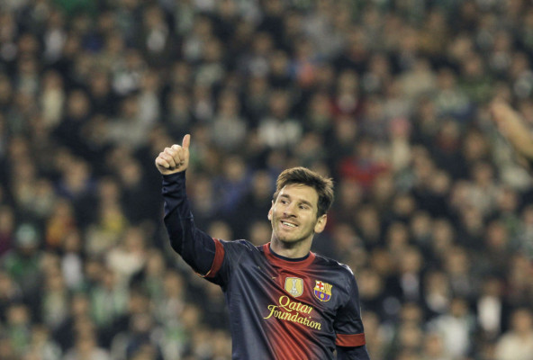 Barcelona vence 2-1 al Betis y Messi hace historia