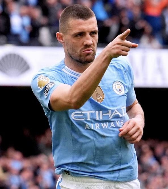 Se fue de Barcelona y firmó con este club; Vinicius toma decisión con Real Madrid y nuevo socio para Cristiano por 90 millones