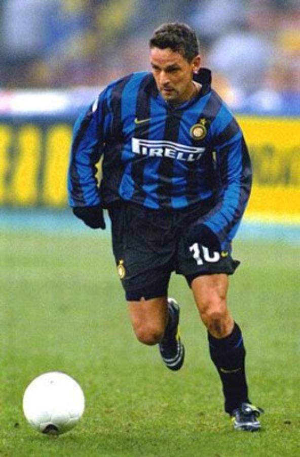 Los grandes futbolistas que cambiaron sus colores por los del equipo rival