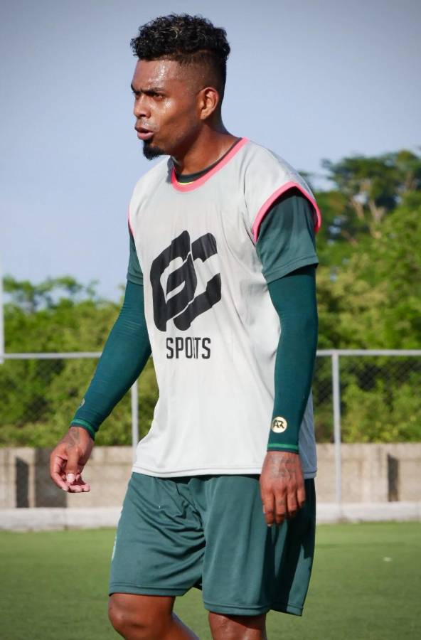 EL MERCADO: La Tota le saca jugador al Motagua, que va por su último fichaje; Olimpia sufriría nueva baja y Marathón sigue fichando