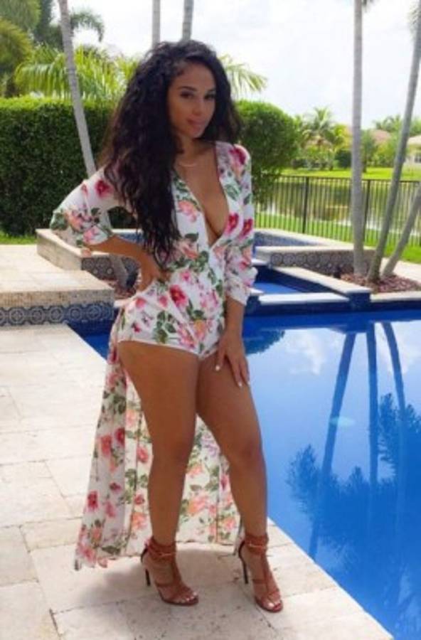 La enfermera más sexi del mundo es aficionada al béisbol y la NFL