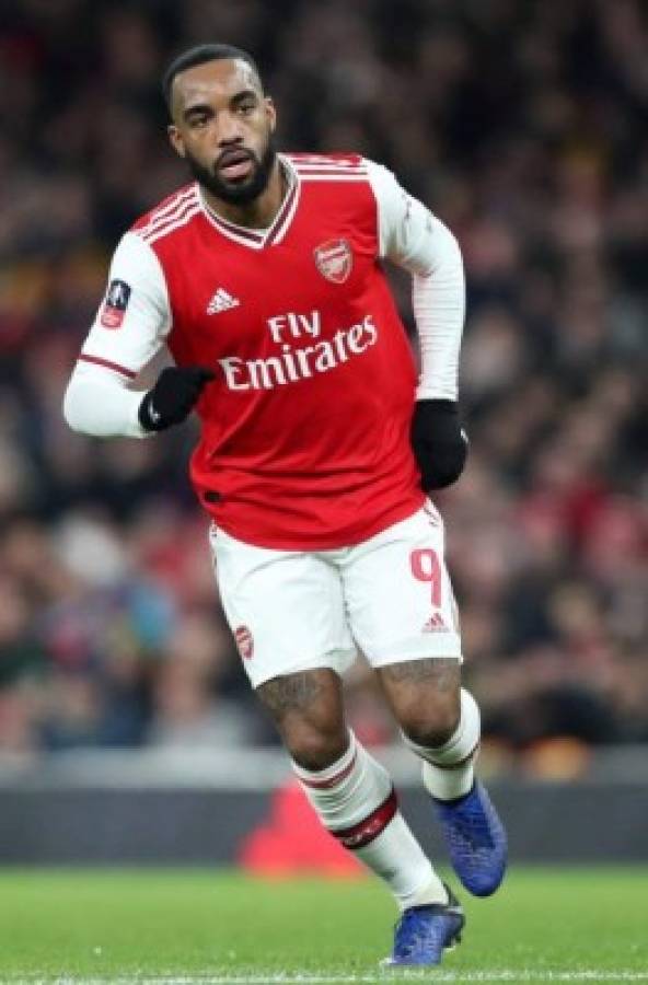 Escándalo: Destapan la infidelidad de Lacazette con una camarera mientras tenía pareja