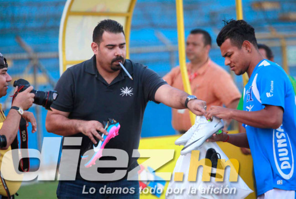 Selección nacinal tuvo su primer entrenamiento para enfrentar a los Estados Unidos .
