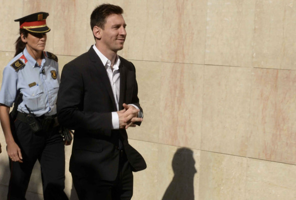 Messi declara ante juez de Barcelona en caso de supuesto fraude.