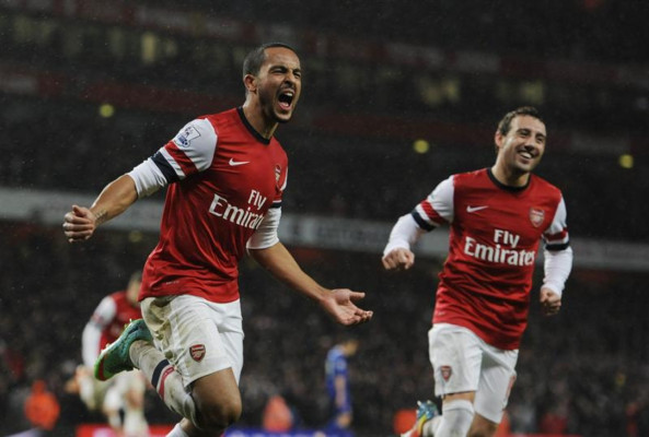 Arsenal se mantiene en la cima de la Premier League