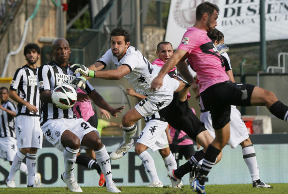 El Inter se lleva el derbi de Milán mientras que la Juventus sigue invicta.