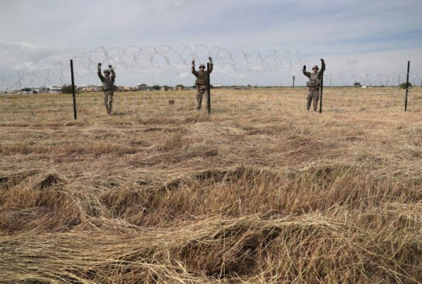 EN FOTOS: Así esperan los militares de EEUU la caravana de migrantes