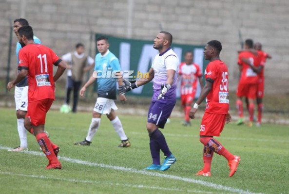 NO VISTE EN TV: Los recogepelotas, el gesto de Licona y la plática Tato-Diego