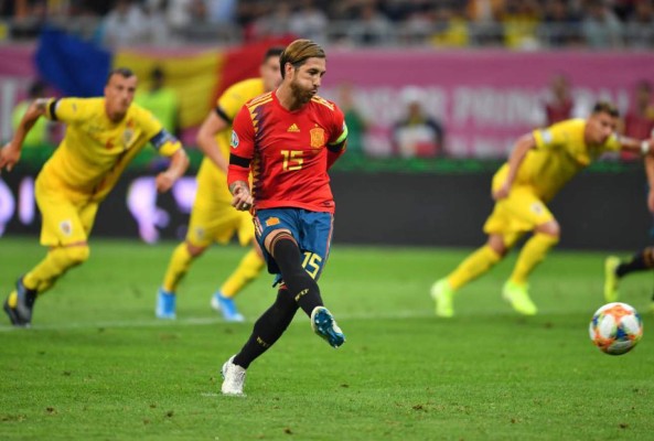 Sergio Ramos iguala a Casillas en el récord de partidos con España