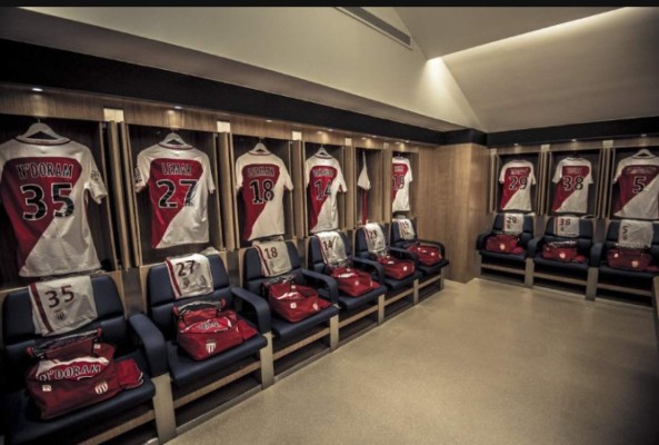 Así son los vestuarios de fútbol más bonitos del mundo y que quizás no has visto