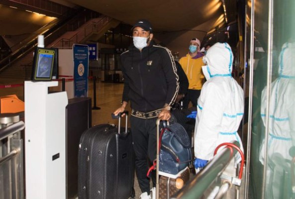 Futbolistas del Wuhan regresan a casa luego de tres meses de ausencia y son recibidos como héroes