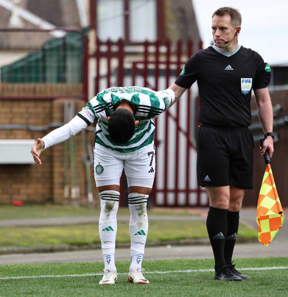 Luis Palma celebrando su tanto con el Celtic.