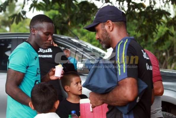 FOTOS: La última locura del Ñangui y Héctor Vargas desata la risa de sus jugadores