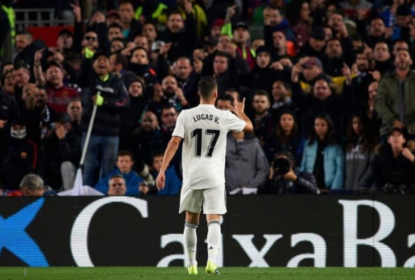 Fotos: Vidal se baja a Casemiro y la reacción de Messi al final del Clásico