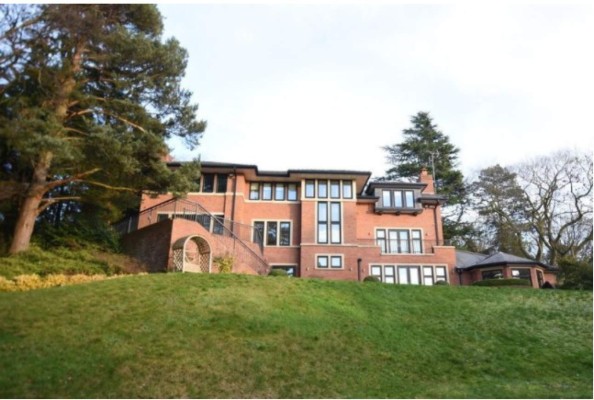 Por dentro y por fuera: Así son las millonarias mansiones de Cristiano Ronaldo por el mundo