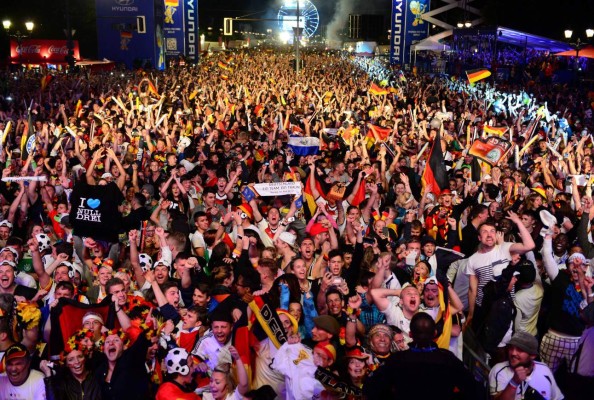 Alemanes celebran campeonato mundial