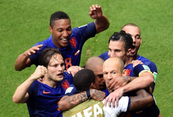 Holanda humilló a la campeona del mundo España 5-1