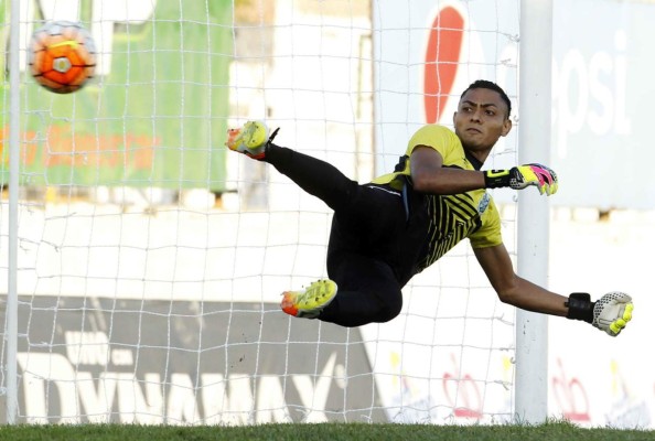 MERCADO: Robert Lima tuvo pláticas con Olimpia y cubano llega a Marathón