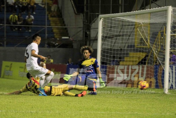 El drama del zaguero Allans Vargas que dio el susto en el Real España