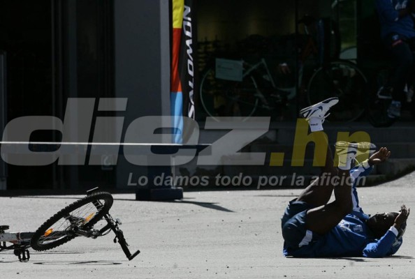 Las 10 fotos más locas de Edgar Álvarez fuera de las canchas