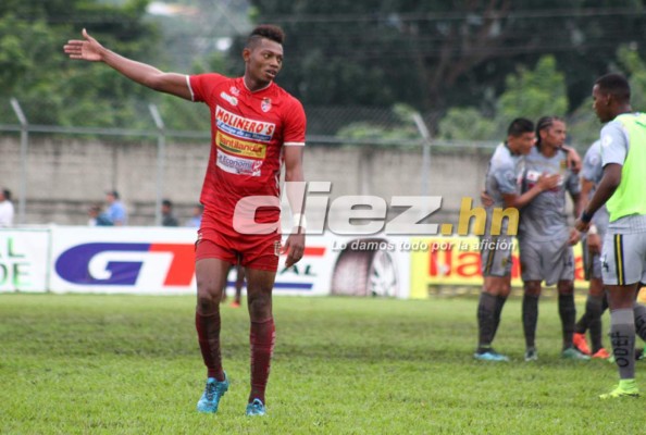Las curiosas imágenes que dejó el Real Sociedad-Real España en Tocoa