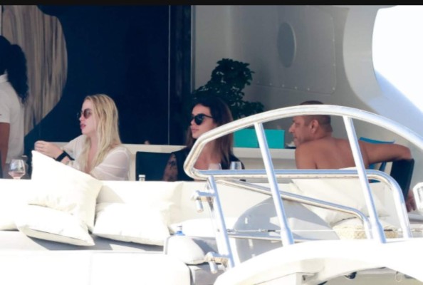 ¡Rodeado de mujeres! Las candentes vacaciones de Neymar en Ibiza y con la ex de Maluma