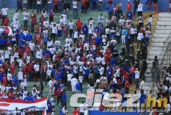 No se vio en TV: Locura en camerinos y el abrazo de Diego Vázquez con Henry Figueroa