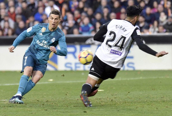 ¡NO SE VIO EN TV! Dedazo de CR7, la broma de Zidane y la caída de Marcelo