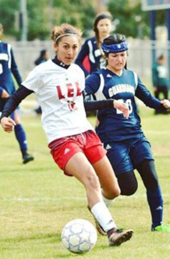 Katterin Díaz, la hondureña que es futbolista profesional y modelo en EUA