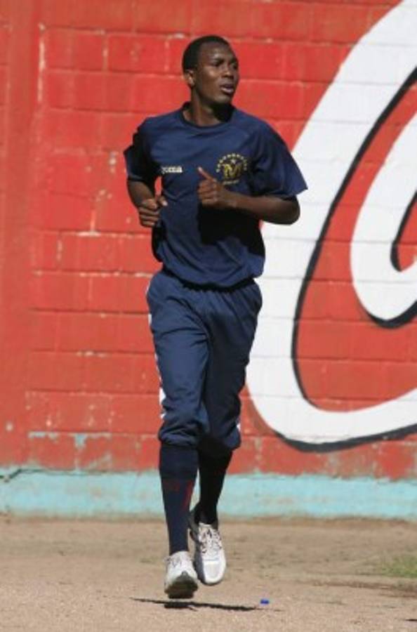 Silencioso adiós: Futbolistas de Honduras que se retiraron en el anonimato