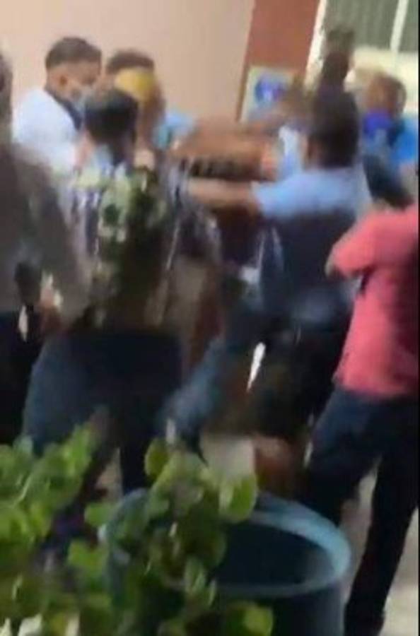 Denuncias, zafarranchos y hasta venta de barbacoa: así han sido las elecciones internas 2021 en Honduras