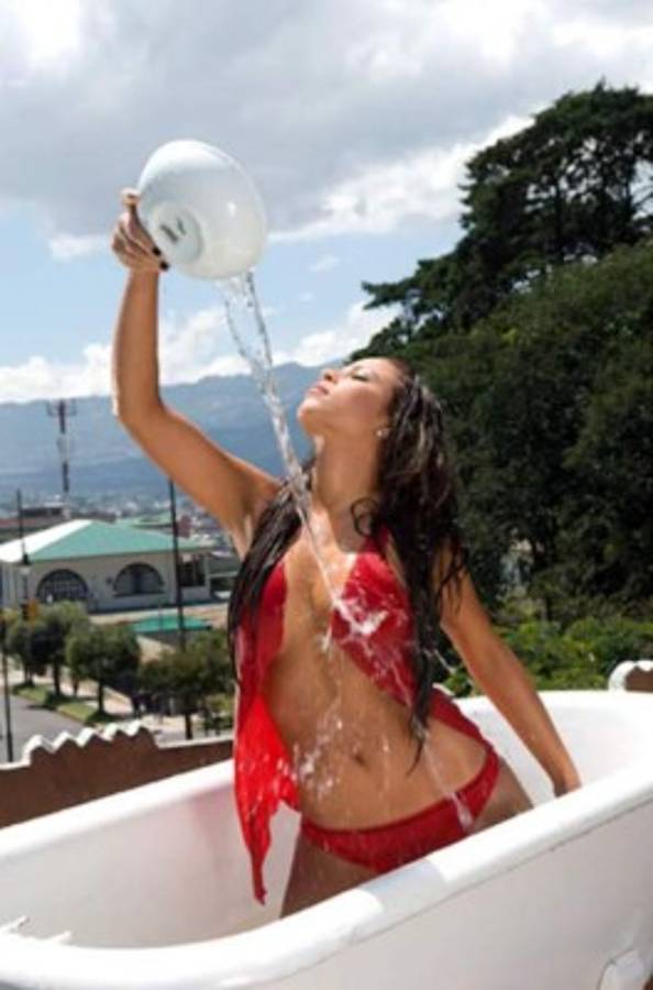 Las ardientes fotos de Andrea Salas, la esposa de Keylor Navas