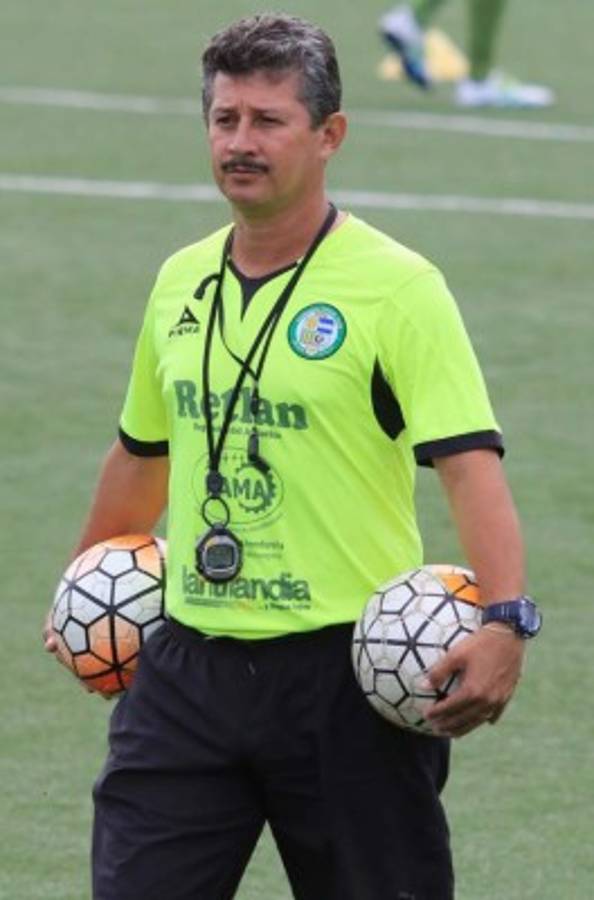 MERCADO: Carlo Costly podría irse al extranjero y Olimpia ofrecería un jugador