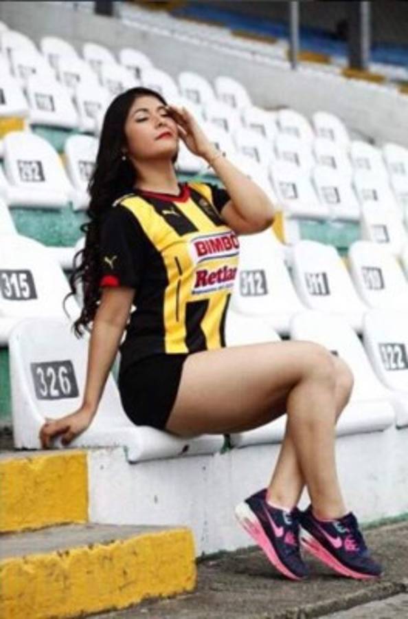 Las bellas novias y esposas de los jugadores del Real España y Olimpia