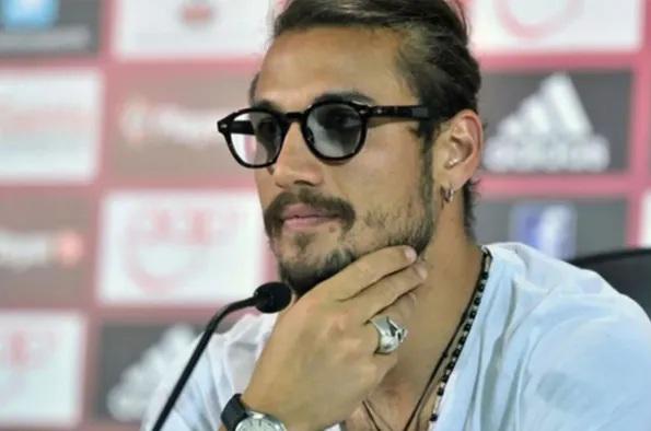 De ser el delantero top en Italia a estar hundido en depresión y drogas: “Tengo una enfermedad muy específica”