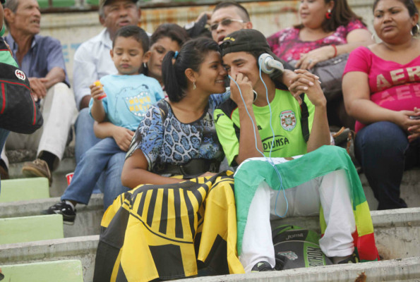 El ambiente en el clásico Marathón vs Real España