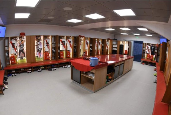 Así son los vestuarios de fútbol más bonitos del mundo y que quizás no has visto