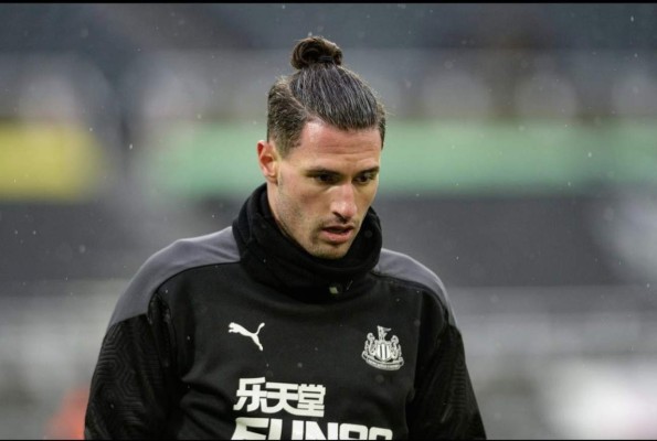 Cinco pueden terminar en Barcelona: Los 25 cracks que quedan libre el próximo mecado de fichajes