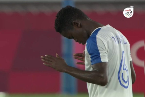Denil Maldonado de rodillas y Jonathan Núñez incrédulo: la tristeza de la selección de Honduras tras caer humillada de Tokio 2021&nbsp;&nbsp;