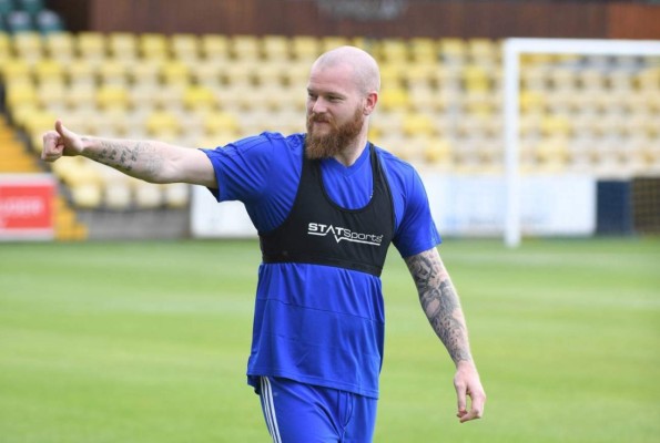 No están retirados: Reconocidos jugadores naufragando en ligas de bajo nivel