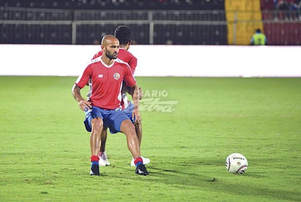 Luis Suárez quiere dar el golpe: El 11 de Costa Rica para enfrentar a Honduras en el Olímpico
