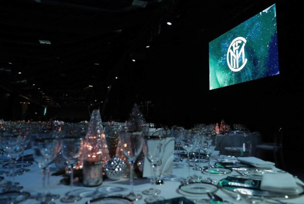 Así fue la lujosa cena de Navidad del Inter de Milán con el hondureño David Suazo de invitado