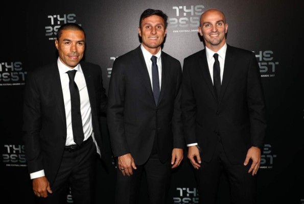 Las otras imágenes que dejaron los Premios 'The Best' y que no viste