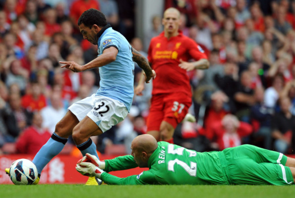 Liverpool y City empatan, y el Arsenal suma otro empate ante el Stoke.