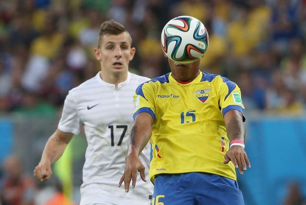 Francia empató para ser líder de grupo y eliminar a Ecuador