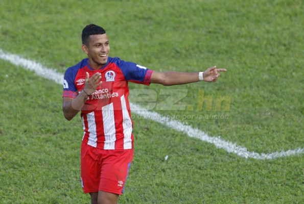 Con 'nuevo' fichaje y todo su arsenal: El 11 inicial de Olimpia ante Real España confirmado por Pedro Troglio