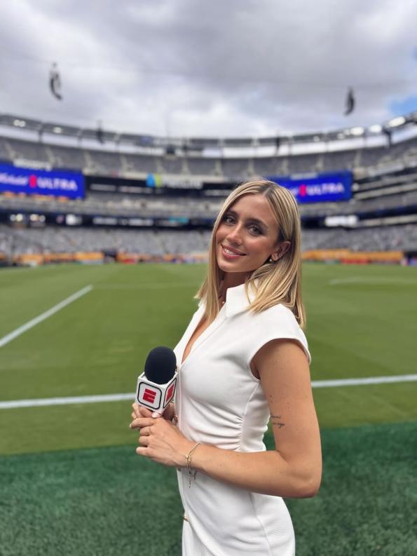 La hermosa periodista deportiva que se comprometió con reconocido futbolista de Argentina: Le dije que sí, obvio